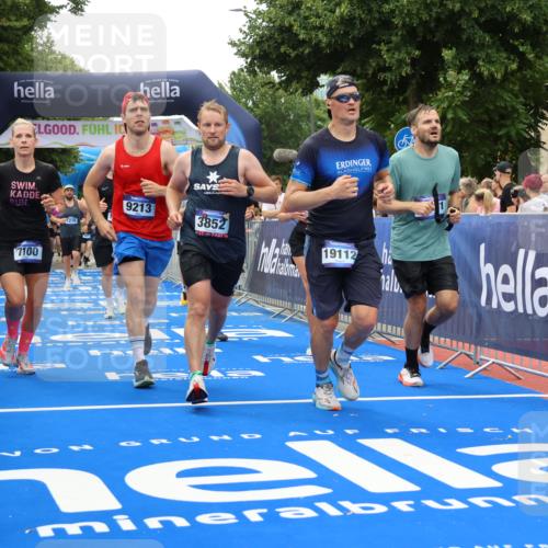 29.06.2025 - hella hamburg halbmarathon Strokosch-Dieckow http://msf.ph/oto/8368064 29.06.2025 10:49:59 Ziel 1216, 1321, 1507, 2020, 2540, 3562, 3692, 3852, 7100, 7657, 8454, 8455, 9031, 9213, 9303, 9491, 9965, 12203, 12271, 12527, 12733, 13225, 13758, 14257, 16403, 16716, 16732, 16887, 18228, 18657, 18658, 18884, 19112 meine-sportfotos.de