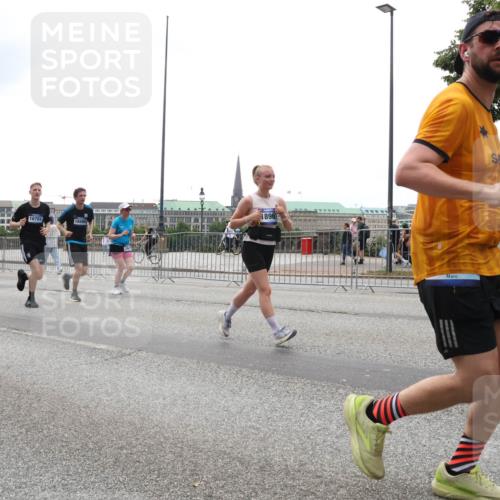 29.06.2025 - hella hamburg halbmarathon Lena Gebhardt http://msf.ph/oto/8368066 29.06.2025 10:48:41 Lombardsbrücke 15489, 16701, 1896, 18496, 1142, 1167, 1584, 1645, 2037, 2160, 2195, 2437, 2438, 2475, 2627, 2716, 2756, 2792, 2909, 3215, 3224, 3320, 3504, 3661, 3933, 4588, 5010, 5479, 5480, 5585, 5781, 6015, 6143, 6437, 6566, 7062, 7203, 7532, 7947, 7948, 8461, 8719, 8760, 8948, 9552, 9775, 9787, 10059, 10145, 10204, 10366, 10524, 10654, 10656, 11364, 11365, 13814, 13845, 15715, 16498, 16499, 16701 meine-sportfotos.de