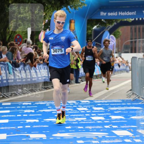 29.06.2025 - hella hamburg halbmarathon Strokosch-Dieckow http://msf.ph/oto/8368105 29.06.2025 10:28:16 Ziel 3075, 7389, 12529, 14140, 16711 meine-sportfotos.de