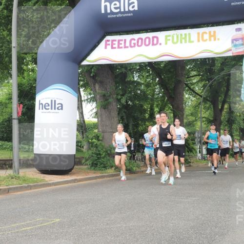 29.06.2025 - hella hamburg halbmarathon KatJ http://msf.ph/oto/8368149 29.06.2025 10:23:16 Zwischen KM18-KM19 5550, 7628, 7901 meine-sportfotos.de