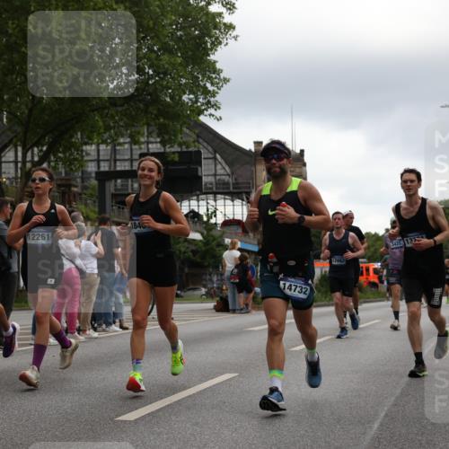 29.06.2025 - hella hamburg halbmarathon Yannick Fuchs http://msf.ph/oto/8368208 29.06.2025 10:53:28 20KM 2348, 2780, 3114, 3279, 3425, 3983, 4088, 4238, 4796, 4986, 5885, 6087, 6220, 6438, 7031, 7223, 7287, 8030, 8807, 9985, 10488, 10587, 10896, 10943, 11018, 11114, 11757, 11935, 11938, 12206, 12261, 12564, 12736, 12779, 12862, 13583, 13706, 13761, 14567, 14732, 14902, 14928, 14965, 15232, 15284, 15785, 16227, 16530, 16754, 16910, 16915, 16980, 17176, 17304, 17503, 17630, 18467, 18485, 18716, 18855, 19015, 19160 meine-sportfotos.de