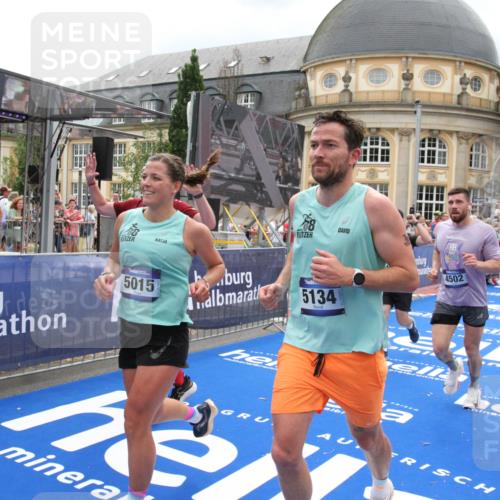 29.06.2025 - hella hamburg halbmarathon Michael Strokosch http://msf.ph/oto/8368252 29.06.2025 10:57:38 Ziel 1239, 2236, 2606, 2652, 4502, 5015, 5134, 5457, 5458, 5728, 13245, 14571, 14951, 15220, 17769, 17814 meine-sportfotos.de