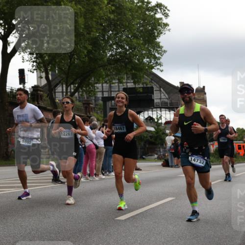 29.06.2025 - hella hamburg halbmarathon Yannick Fuchs http://msf.ph/oto/8368276 29.06.2025 10:53:28 20KM 2348, 2780, 3114, 3279, 3425, 3983, 4088, 4238, 4796, 4986, 5885, 6087, 6220, 6438, 7031, 7223, 7287, 8030, 8807, 9985, 10488, 10587, 10896, 10943, 11018, 11114, 11757, 11935, 11938, 12206, 12261, 12564, 12736, 12779, 12862, 13583, 13706, 13761, 14567, 14732, 14902, 14928, 14965, 15232, 15284, 15785, 16227, 16530, 16754, 16910, 16915, 16980, 17176, 17304, 17503, 17630, 18467, 18485, 18716, 18855, 19015, 19160 meine-sportfotos.de