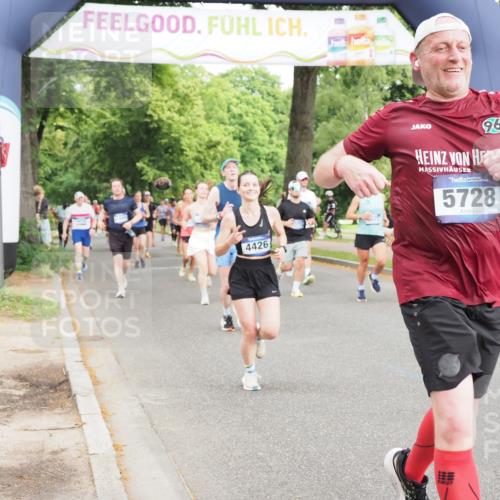29.06.2025 - hella hamburg halbmarathon MichiJ http://msf.ph/oto/8368305 29.06.2025 10:44:16 Zwischen KM18-KM19 1200, 1833, 2025, 2488, 3413, 3859, 4426, 5015, 5134, 5457, 5458, 5728, 12773, 12774, 13376, 15110, 15584, 15726, 16830, 17769, 18966 meine-sportfotos.de