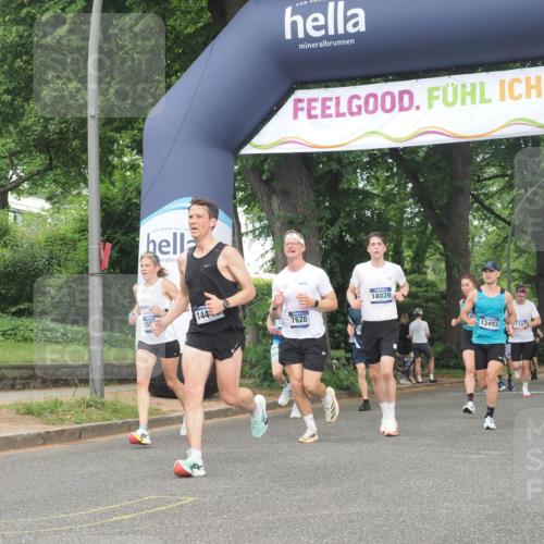 29.06.2025 - hella hamburg halbmarathon KatJ http://msf.ph/oto/8368342 29.06.2025 10:23:17 Zwischen KM18-KM19 5550, 7628, 7901 meine-sportfotos.de