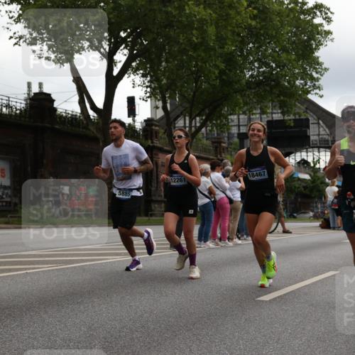 29.06.2025 - hella hamburg halbmarathon Yannick Fuchs http://msf.ph/oto/8368353 29.06.2025 10:53:28 20KM 2348, 2780, 3114, 3279, 3425, 3983, 4088, 4238, 4796, 4986, 5885, 6087, 6220, 6438, 7031, 7223, 7287, 8030, 8807, 9985, 10488, 10587, 10896, 10943, 11018, 11114, 11757, 11935, 11938, 12206, 12261, 12564, 12736, 12779, 12862, 13583, 13706, 13761, 14567, 14732, 14902, 14928, 14965, 15232, 15284, 15785, 16227, 16530, 16754, 16910, 16915, 16980, 17176, 17304, 17503, 17630, 18467, 18485, 18716, 18855, 19015, 19160 meine-sportfotos.de