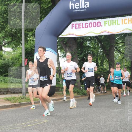 29.06.2025 - hella hamburg halbmarathon KatJ http://msf.ph/oto/8368381 29.06.2025 10:23:18 Zwischen KM18-KM19 5550, 7628 meine-sportfotos.de