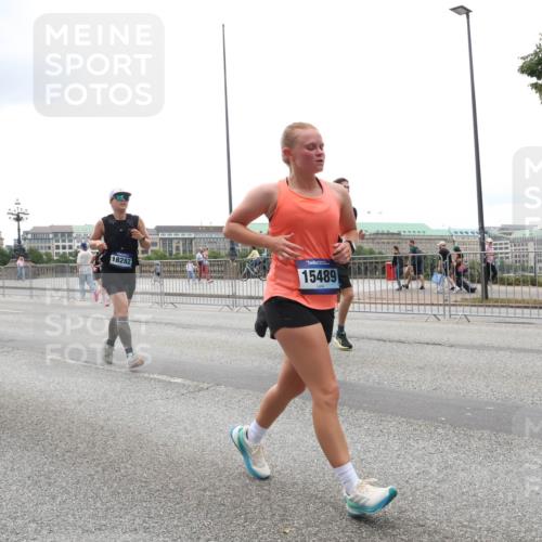 29.06.2025 - hella hamburg halbmarathon Lena Gebhardt http://msf.ph/oto/8368395 29.06.2025 10:48:42 Lombardsbrücke 114, 52, 18282, 15489, 1142, 1167, 1584, 1645, 2160, 2195, 2437, 2438, 2475, 2627, 2716, 2756, 2792, 2909, 3215, 3224, 3320, 3504, 3661, 4588, 5010, 5479, 5480, 5585, 5781, 6015, 6143, 6437, 6566, 7062, 7203, 7532, 7947, 7948, 8461, 8719, 8760, 8948, 9552, 9775, 9787, 10059, 10145, 10204, 10366, 10524, 10654, 10656, 11000, 11364, 11365, 13814, 13845, 15715, 16498, 16499, 16701 meine-sportfotos.de