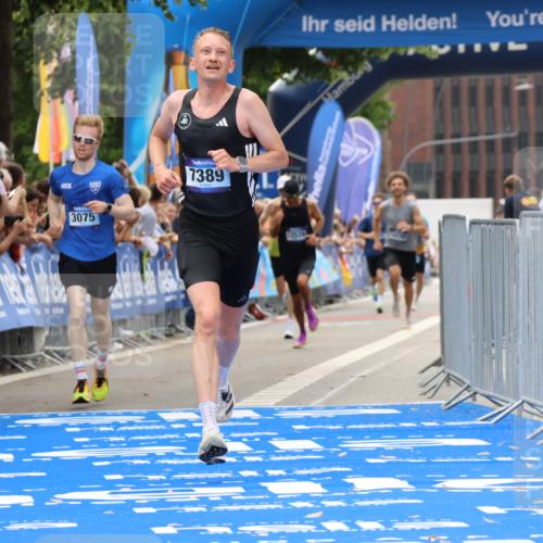 29.06.2025 - hella hamburg halbmarathon Strokosch-Dieckow http://msf.ph/oto/8368405 29.06.2025 10:28:12 Ziel 3075, 7389, 15883 meine-sportfotos.de