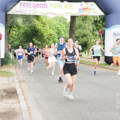 29.06.2025 - hella hamburg halbmarathon MichiJ http://msf.ph/oto/8368409 29.06.2025 10:44:16 Zwischen KM18-KM19 1200, 1833, 2025, 2488, 3413, 3859, 4426, 5015, 5134, 5457, 5458, 5728, 12773, 12774, 13376, 15110, 15584, 15726, 16830, 17769, 18966 meine-sportfotos.de