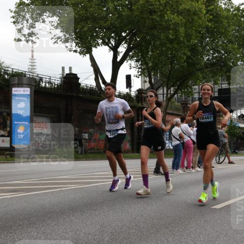 29.06.2025 - hella hamburg halbmarathon Yannick Fuchs http://msf.ph/oto/8368424 29.06.2025 10:53:28 20KM 2348, 2780, 3114, 3279, 3425, 3983, 4088, 4238, 4796, 4986, 5885, 6087, 6220, 6438, 7031, 7223, 7287, 8030, 8807, 9985, 10488, 10587, 10896, 10943, 11018, 11114, 11757, 11935, 11938, 12206, 12261, 12564, 12736, 12779, 12862, 13583, 13706, 13761, 14567, 14732, 14902, 14928, 14965, 15232, 15284, 15785, 16227, 16530, 16754, 16910, 16915, 16980, 17176, 17304, 17503, 17630, 18467, 18485, 18716, 18855, 19015, 19160 meine-sportfotos.de