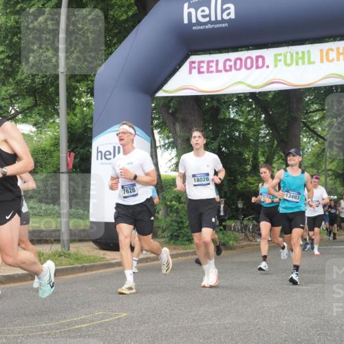 29.06.2025 - hella hamburg halbmarathon KatJ http://msf.ph/oto/8368444 29.06.2025 10:23:18 Zwischen KM18-KM19 5550, 7628 meine-sportfotos.de
