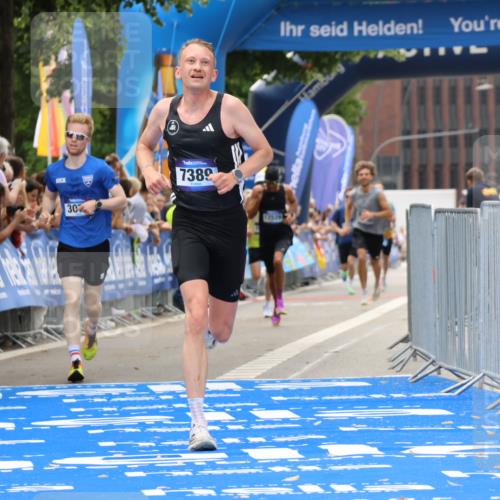 29.06.2025 - hella hamburg halbmarathon Strokosch-Dieckow http://msf.ph/oto/8368446 29.06.2025 10:28:12 Ziel 3075, 7389, 15883 meine-sportfotos.de
