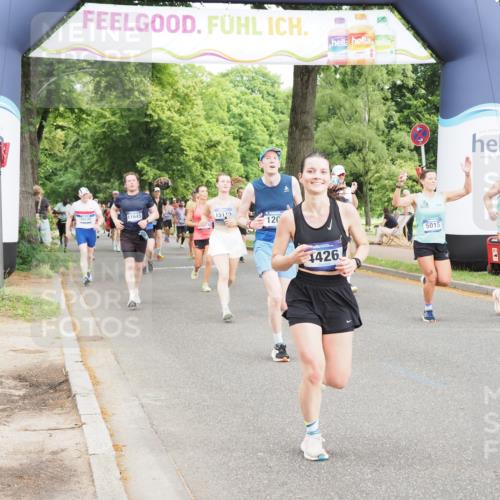 29.06.2025 - hella hamburg halbmarathon MichiJ http://msf.ph/oto/8368456 29.06.2025 10:44:17 Zwischen KM18-KM19 1200, 1833, 2488, 3413, 3859, 4426, 5015, 5134, 5457, 5458, 5728, 12773, 12774, 13376, 15110, 15584, 15726, 16531, 16830, 17769, 17848, 18966 meine-sportfotos.de