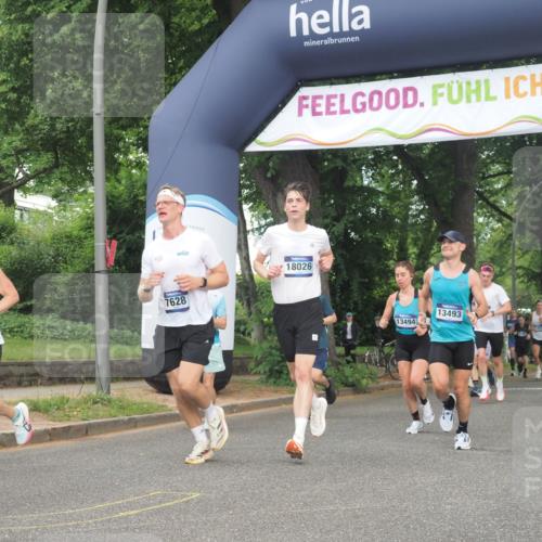 29.06.2025 - hella hamburg halbmarathon KatJ http://msf.ph/oto/8368483 29.06.2025 10:23:18 Zwischen KM18-KM19 5550, 7628 meine-sportfotos.de