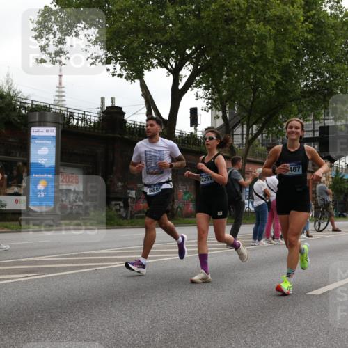 29.06.2025 - hella hamburg halbmarathon Yannick Fuchs http://msf.ph/oto/8368497 29.06.2025 10:53:28 20KM 2348, 2780, 3114, 3279, 3425, 3983, 4088, 4238, 4796, 4986, 5885, 6087, 6220, 6438, 7031, 7223, 7287, 8030, 8807, 9985, 10488, 10587, 10896, 10943, 11018, 11114, 11757, 11935, 11938, 12206, 12261, 12564, 12736, 12779, 12862, 13583, 13706, 13761, 14567, 14732, 14902, 14928, 14965, 15232, 15284, 15785, 16227, 16530, 16754, 16910, 16915, 16980, 17176, 17304, 17503, 17630, 18467, 18485, 18716, 18855, 19015, 19160 meine-sportfotos.de