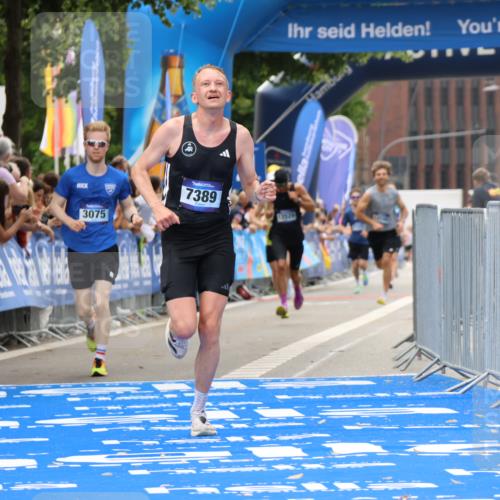 29.06.2025 - hella hamburg halbmarathon Strokosch-Dieckow http://msf.ph/oto/8368529 29.06.2025 10:28:12 Ziel 3075, 7389, 15883 meine-sportfotos.de