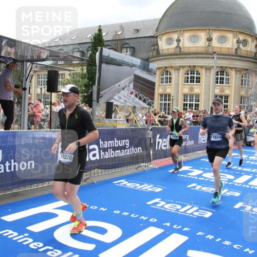 29.06.2025 - hella hamburg halbmarathon Michael Strokosch http://msf.ph/oto/8368538 29.06.2025 10:57:44 Ziel 1239, 1715, 1719, 2606, 7833, 10133, 12774, 13523, 14571, 14951, 15217, 15220, 16418, 17201, 17455, 17769, 17814, 18388, 18508, 18985 meine-sportfotos.de