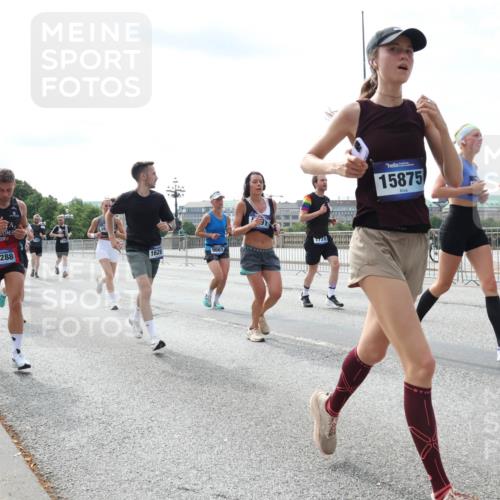 29.06.2025 - hella hamburg halbmarathon Lena Gebhardt http://msf.ph/oto/8368580 29.06.2025 10:14:42 Lombardsbrücke 16288, 1628, 1728, 15875, 1071, 1379, 1406, 1575, 1728, 2046, 2494, 2601, 2690, 2990, 3020, 3025, 3154, 3454, 3691, 3756, 3834, 3939, 4641, 5191, 5608, 5670, 5981, 6028, 6083, 6089, 6366, 6935, 7195, 7209, 7439, 7442, 7802, 7840, 7991, 8055, 8147, 8239, 8409, 8522, 8563, 8755, 8854, 8892, 9173, 9556, 9663, 9709, 9845, 10224, 10391, 10610, 10717, 10963, 12467, 13237, 13285, 14488, 16126 meine-sportfotos.de