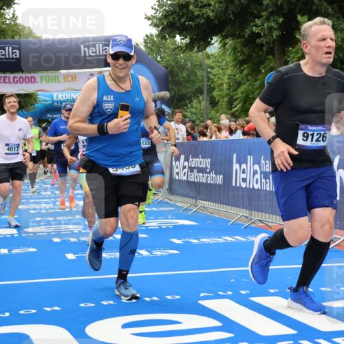 29.06.2025 - hella hamburg halbmarathon Strokosch-Dieckow http://msf.ph/oto/8368612 29.06.2025 10:49:50 Ziel 2540, 3543, 4017, 5460, 5894, 6125, 8454, 8455, 9126, 9200, 9491, 9551, 9597, 9723, 9924, 11975, 12527, 12733, 13159, 13463, 14794, 16716, 16732, 16800, 16887, 17282, 17753, 19109, 19122 meine-sportfotos.de
