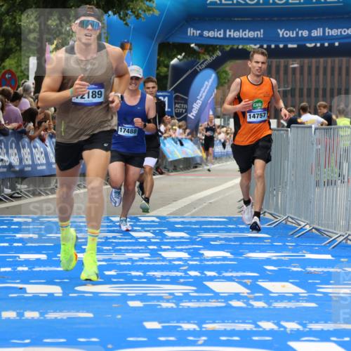 29.06.2025 - hella hamburg halbmarathon Strokosch-Dieckow http://msf.ph/oto/8368638 29.06.2025 10:27:58 Ziel 10106, 10485, 12189, 13383, 14757, 15883, 16377, 17488 meine-sportfotos.de