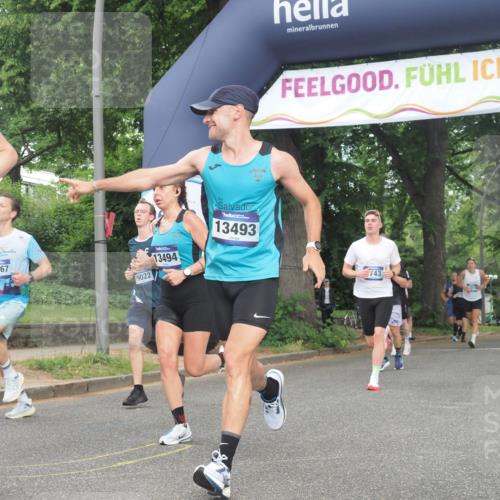 29.06.2025 - hella hamburg halbmarathon KatJ http://msf.ph/oto/8368642 29.06.2025 10:23:19 Zwischen KM18-KM19 1743, 5550, 7628 meine-sportfotos.de