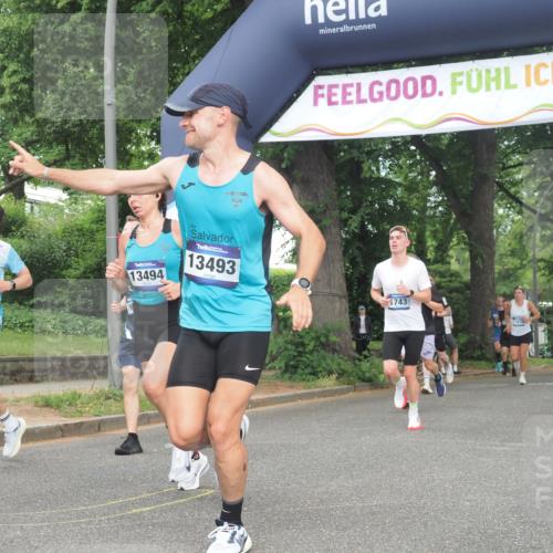 29.06.2025 - hella hamburg halbmarathon KatJ http://msf.ph/oto/8368677 29.06.2025 10:23:20 Zwischen KM18-KM19 1743, 5550, 7628 meine-sportfotos.de