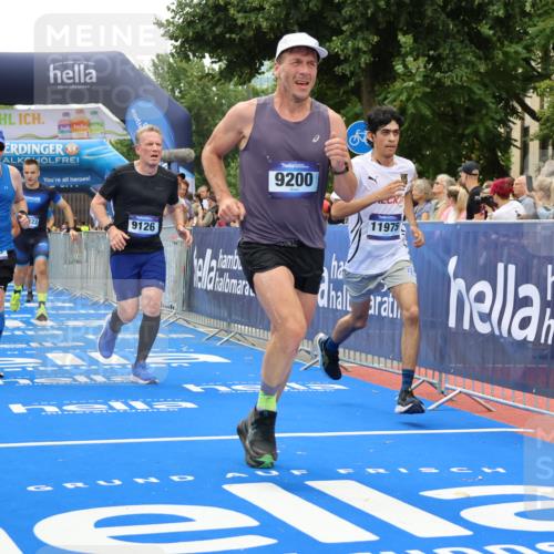 29.06.2025 - hella hamburg halbmarathon Strokosch-Dieckow http://msf.ph/oto/8368707 29.06.2025 10:49:49 Ziel 2540, 3543, 4017, 5460, 5894, 6125, 8454, 8455, 9126, 9200, 9491, 9551, 9597, 9723, 9924, 11975, 12527, 12733, 13159, 13463, 14794, 16716, 16732, 16800, 16877, 16887, 17282, 17753, 18926, 19109, 19122 meine-sportfotos.de