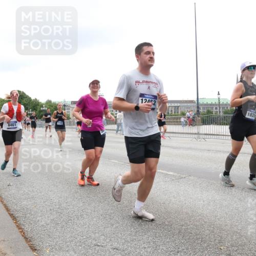 29.06.2025 - hella hamburg halbmarathon Lena Gebhardt http://msf.ph/oto/8368730 29.06.2025 10:48:43 Lombardsbrücke 8461, 1142, 12452, 1828, 1142, 1167, 1584, 1645, 2160, 2195, 2437, 2438, 2475, 2627, 2716, 2756, 2792, 2909, 3215, 3224, 3320, 3661, 4588, 5010, 5479, 5480, 5781, 6015, 6143, 6437, 6566, 7062, 7203, 7532, 7947, 7948, 8461, 8719, 8760, 8948, 9552, 9775, 9787, 10059, 10081, 10204, 10366, 10524, 10654, 10656, 11000, 11364, 11365, 13814, 13845, 15715, 16498, 16499, 16701 meine-sportfotos.de