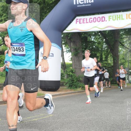 29.06.2025 - hella hamburg halbmarathon KatJ http://msf.ph/oto/8368753 29.06.2025 10:23:20 Zwischen KM18-KM19 1743, 5550, 7628 meine-sportfotos.de