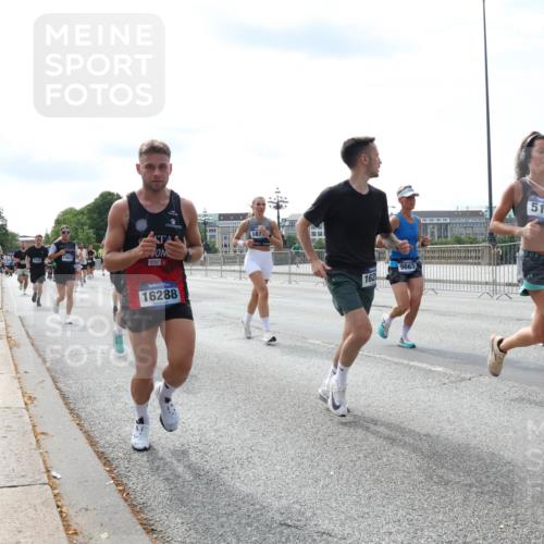 29.06.2025 - hella hamburg halbmarathon Lena Gebhardt http://msf.ph/oto/8368761 29.06.2025 10:14:42 Lombardsbrücke 167, 13673, 1755, 16288, 162, 9663, 5191, 1071, 1379, 1406, 1575, 1728, 2046, 2494, 2601, 2690, 2990, 3020, 3025, 3154, 3454, 3691, 3756, 3834, 3939, 4641, 5191, 5608, 5670, 5981, 6028, 6083, 6089, 6366, 6935, 7195, 7209, 7439, 7442, 7802, 7840, 7991, 8055, 8147, 8239, 8409, 8522, 8563, 8755, 8854, 8892, 9173, 9556, 9663, 9709, 9845, 10224, 10391, 10610, 10717, 10963, 12467, 13237, 13285, 14488, 16126 meine-sportfotos.de