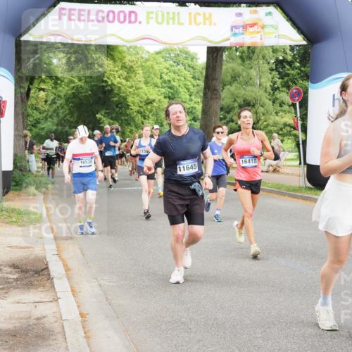 29.06.2025 - hella hamburg halbmarathon MichiJ http://msf.ph/oto/8368776 29.06.2025 10:44:19 Zwischen KM18-KM19 1200, 2488, 3859, 4426, 5015, 5134, 5457, 5458, 5728, 11645, 12773, 12774, 15110, 15584, 15726, 16418, 16531, 17848, 18966 meine-sportfotos.de