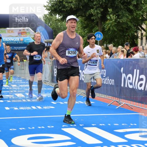 29.06.2025 - hella hamburg halbmarathon Strokosch-Dieckow http://msf.ph/oto/8368790 29.06.2025 10:49:49 Ziel 2540, 3543, 4017, 5460, 5894, 6125, 8454, 8455, 9126, 9200, 9491, 9551, 9597, 9723, 9924, 11975, 12527, 12733, 13159, 13463, 14794, 16716, 16732, 16800, 16877, 16887, 17282, 17753, 18926, 19109, 19122 meine-sportfotos.de