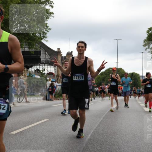 29.06.2025 - hella hamburg halbmarathon Yannick Fuchs http://msf.ph/oto/8368808 29.06.2025 10:53:29 20KM 2348, 2780, 3114, 3279, 3425, 4238, 4796, 4986, 5885, 6087, 6220, 6438, 7031, 7223, 7287, 8030, 8326, 8807, 9985, 10488, 10587, 10896, 10943, 11018, 11114, 11757, 11935, 11938, 12206, 12261, 12564, 12736, 12779, 12862, 13583, 13706, 13761, 14567, 14732, 14902, 14928, 14965, 15232, 15284, 15785, 16227, 16530, 16754, 16910, 16915, 16980, 17176, 17304, 17503, 17630, 18467, 18485, 18716, 18855, 19015, 19160 meine-sportfotos.de