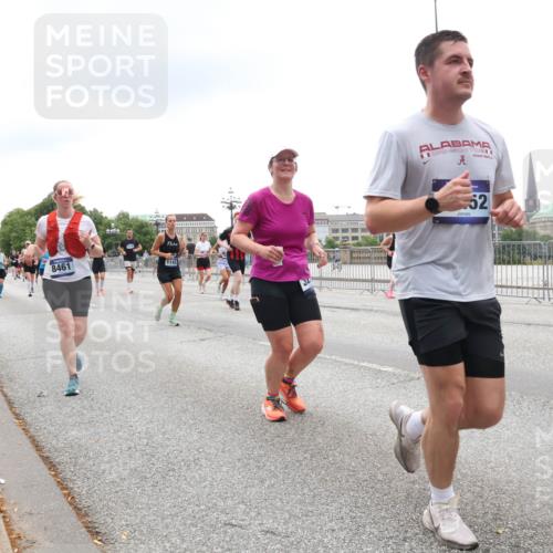 29.06.2025 - hella hamburg halbmarathon Lena Gebhardt http://msf.ph/oto/8368831 29.06.2025 10:48:44 Lombardsbrücke 8461, 1142, 52, 1142, 1167, 1584, 2160, 2195, 2437, 2438, 2475, 2627, 2716, 2792, 2909, 3215, 3224, 3320, 3661, 5010, 5479, 5480, 5551, 5781, 6015, 6143, 6437, 6566, 7062, 7203, 7532, 7947, 7948, 8461, 8719, 8760, 8948, 9552, 9775, 9787, 10059, 10081, 10204, 10366, 10524, 10654, 10656, 11000, 11364, 11365, 13814, 13845, 15715, 16498, 16499, 16701 meine-sportfotos.de