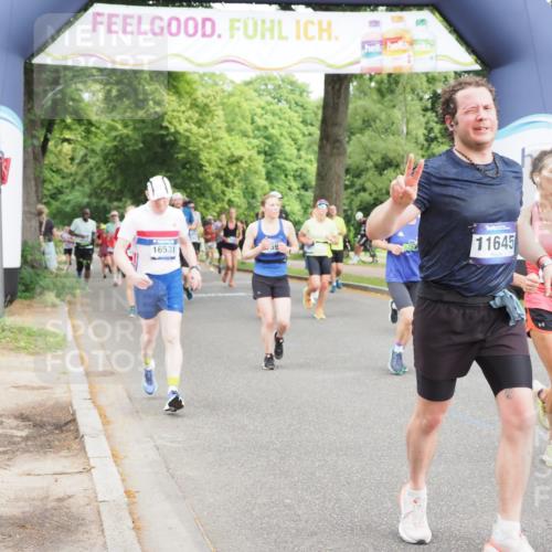 29.06.2025 - hella hamburg halbmarathon MichiJ http://msf.ph/oto/8368855 29.06.2025 10:44:20 Zwischen KM18-KM19 1200, 3859, 4426, 5015, 5134, 5457, 5458, 5728, 7159, 11645, 12773, 15110, 15584, 16418, 16531, 16909, 17848, 18966 meine-sportfotos.de