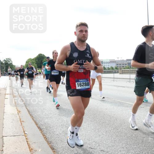 29.06.2025 - hella hamburg halbmarathon Lena Gebhardt http://msf.ph/oto/8368888 29.06.2025 10:14:43 Lombardsbrücke 1955, 13673, 15048, 16288, 1628, 1071, 1379, 1406, 1575, 1728, 2046, 2140, 2494, 2601, 2690, 2990, 3020, 3025, 3154, 3454, 3507, 3509, 3691, 3756, 3834, 3939, 4641, 5191, 5608, 5670, 5800, 5981, 6028, 6083, 6089, 6181, 6248, 6366, 6935, 7195, 7209, 7439, 7442, 7802, 7840, 7991, 8055, 8147, 8239, 8409, 8522, 8563, 8755, 8854, 8892, 9173, 9556, 9663, 9709, 9911, 10224, 10391, 10610, 10717, 10963, 12467, 13237, 14488, 16126 meine-sportfotos.de