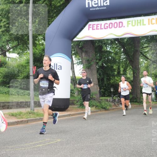 29.06.2025 - hella hamburg halbmarathon KatJ http://msf.ph/oto/8368954 29.06.2025 10:23:21 Zwischen KM18-KM19 1743, 5550, 7628 meine-sportfotos.de