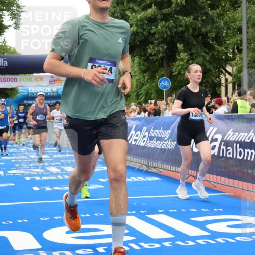 29.06.2025 - hella hamburg halbmarathon Strokosch-Dieckow http://msf.ph/oto/8368995 29.06.2025 10:49:47 Ziel 2540, 2706, 3060, 3543, 4017, 5460, 5894, 6125, 7332, 8455, 9126, 9200, 9491, 9551, 9597, 9619, 9723, 9924, 11975, 12527, 13159, 13463, 14794, 16800, 16843, 16877, 16887, 17282, 17753, 18451, 18926, 19109, 19122 meine-sportfotos.de