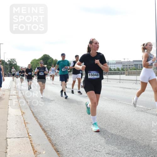 29.06.2025 - hella hamburg halbmarathon Lena Gebhardt http://msf.ph/oto/8369074 29.06.2025 10:14:44 Lombardsbrücke 8755, 13673, 2494, 15048, 1071, 1379, 1406, 1575, 1728, 2046, 2140, 2494, 2601, 2690, 2990, 3020, 3025, 3154, 3454, 3507, 3509, 3691, 3756, 3834, 3844, 3939, 4641, 5191, 5608, 5670, 5800, 5981, 6028, 6083, 6089, 6181, 6248, 6366, 6935, 7195, 7209, 7439, 7802, 7840, 7991, 8055, 8147, 8239, 8275, 8409, 8522, 8563, 8755, 8854, 8892, 9113, 9173, 9556, 9663, 9709, 9911, 10224, 10391, 10589, 10610, 10717, 10963, 12467, 13237, 14488, 16126 meine-sportfotos.de