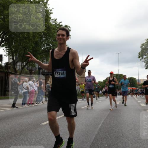 29.06.2025 - hella hamburg halbmarathon Yannick Fuchs http://msf.ph/oto/8369131 29.06.2025 10:53:30 20KM 2348, 2780, 3114, 3279, 3425, 4238, 4796, 4986, 5885, 6087, 6220, 6438, 7031, 7287, 8030, 8326, 8481, 8807, 9985, 10488, 10587, 10896, 11018, 11114, 11757, 11935, 11938, 12206, 12261, 12564, 12736, 12779, 12862, 13583, 13706, 13761, 14567, 14732, 14902, 14928, 14965, 15232, 15284, 15785, 15914, 16227, 16530, 16754, 16910, 16915, 16980, 17176, 17304, 17503, 17630, 18467, 18485, 18716, 18855, 19015, 19160 meine-sportfotos.de