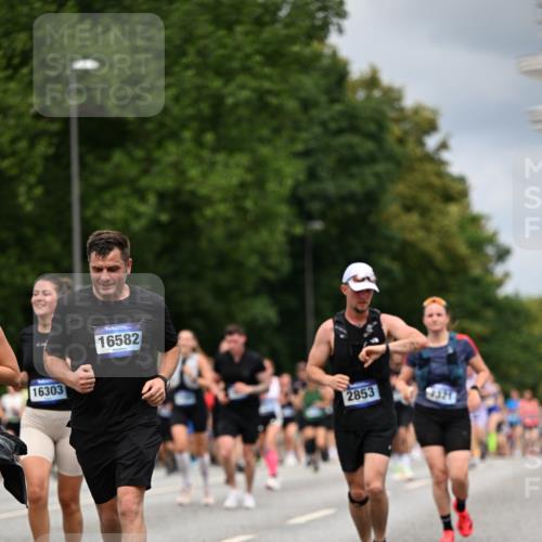 29.06.2025 - hella hamburg halbmarathon Dr. Thomas Lammeyer http://msf.ph/oto/8369143 29.06.2025 10:41:57 Kennedybrücke 1337, 1475, 1799, 1985, 2016, 2031, 2853, 4442, 4762, 5139, 5522, 5523, 6697, 6955, 7085, 7124, 7321, 7544, 7629, 8499, 8811, 8843, 8985, 9288, 9894, 10025, 10159, 10506, 10836 meine-sportfotos.de
