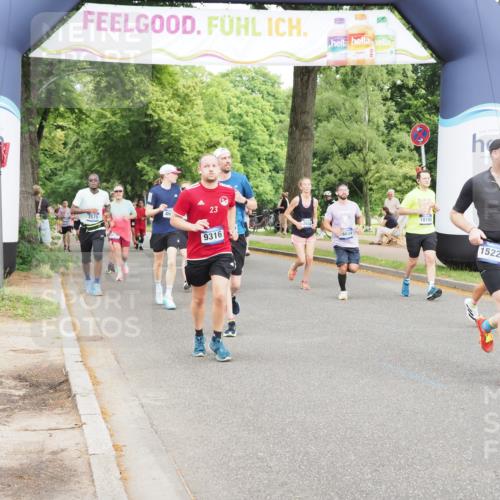 29.06.2025 - hella hamburg halbmarathon MichiJ http://msf.ph/oto/8369174 29.06.2025 10:44:23 Zwischen KM18-KM19 2652, 3575, 4632, 5015, 5134, 5391, 6892, 7159, 9316, 10788, 11645, 12773, 15110, 15220, 16418, 16531, 16634, 16909, 17405, 17848, 18180 meine-sportfotos.de
