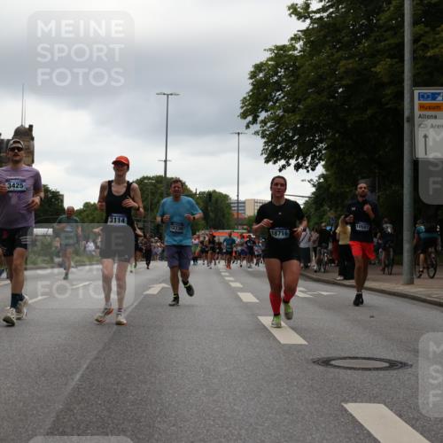 29.06.2025 - hella hamburg halbmarathon Yannick Fuchs http://msf.ph/oto/8369177 29.06.2025 10:53:30 20KM 2348, 2780, 3114, 3279, 3425, 4238, 4796, 4986, 5885, 6087, 6220, 6438, 7031, 7287, 8030, 8326, 8481, 8807, 9985, 10488, 10587, 10896, 11018, 11114, 11757, 11935, 11938, 12206, 12261, 12564, 12736, 12779, 12862, 13583, 13706, 13761, 14567, 14732, 14902, 14928, 14965, 15232, 15284, 15785, 15914, 16227, 16530, 16754, 16910, 16915, 16980, 17176, 17304, 17503, 17630, 18467, 18485, 18716, 18855, 19015, 19160 meine-sportfotos.de