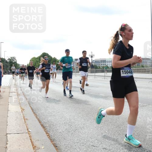 29.06.2025 - hella hamburg halbmarathon Lena Gebhardt http://msf.ph/oto/8369215 29.06.2025 10:14:44 Lombardsbrücke 13674, 2494, 8755, 13673, 15048, 167, 1071, 1379, 1406, 1575, 1728, 2046, 2140, 2494, 2601, 2690, 2990, 3020, 3025, 3154, 3454, 3507, 3509, 3691, 3756, 3834, 3844, 3939, 4641, 5191, 5608, 5670, 5800, 5981, 6028, 6083, 6089, 6181, 6248, 6366, 6935, 7195, 7209, 7439, 7802, 7840, 7991, 8055, 8147, 8239, 8275, 8409, 8522, 8563, 8755, 8854, 8892, 9113, 9173, 9556, 9663, 9709, 9911, 10224, 10391, 10589, 10610, 10717, 10963, 12467, 13237, 14488, 16126 meine-sportfotos.de