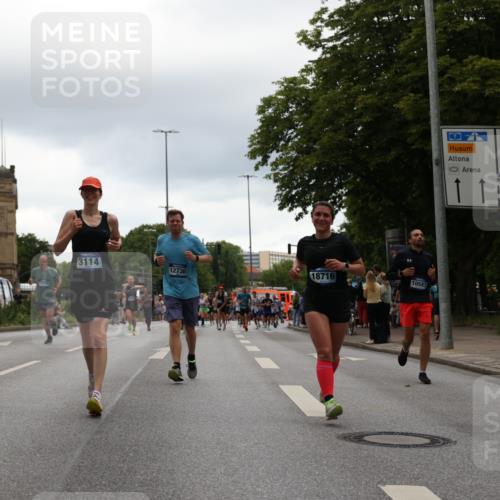 29.06.2025 - hella hamburg halbmarathon Yannick Fuchs http://msf.ph/oto/8369254 29.06.2025 10:53:31 20KM 2348, 2780, 3114, 3279, 3425, 4238, 4796, 4986, 5885, 6087, 6220, 6438, 7031, 7287, 8030, 8326, 8481, 8807, 9985, 10488, 10587, 10896, 11018, 11114, 11158, 11159, 11250, 11757, 11935, 11938, 12206, 12261, 12564, 12736, 12779, 12862, 13583, 13706, 13761, 14567, 14732, 14902, 14928, 14965, 15785, 15914, 16227, 16530, 16754, 16910, 16915, 16980, 17176, 17304, 17503, 17630, 18467, 18485, 18716, 18855, 19015, 19160 meine-sportfotos.de