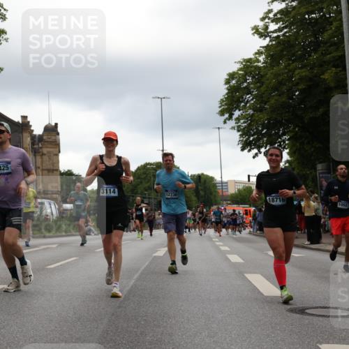29.06.2025 - hella hamburg halbmarathon Yannick Fuchs http://msf.ph/oto/8369268 29.06.2025 10:53:31 20KM 2348, 2780, 3114, 3279, 3425, 4238, 4796, 4986, 5885, 6087, 6220, 6438, 7031, 7287, 8030, 8326, 8481, 8807, 9985, 10488, 10587, 10896, 11018, 11114, 11158, 11159, 11250, 11757, 11935, 11938, 12206, 12261, 12564, 12736, 12779, 12862, 13583, 13706, 13761, 14567, 14732, 14902, 14928, 14965, 15785, 15914, 16227, 16530, 16754, 16910, 16915, 16980, 17176, 17304, 17503, 17630, 18467, 18485, 18716, 18855, 19015, 19160 meine-sportfotos.de