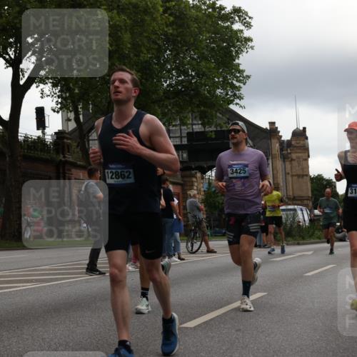 29.06.2025 - hella hamburg halbmarathon Yannick Fuchs http://msf.ph/oto/8369313 29.06.2025 10:53:31 20KM 2348, 2780, 3114, 3279, 3425, 4238, 4796, 4986, 5885, 6087, 6220, 6438, 7031, 7287, 8030, 8326, 8481, 8807, 9985, 10488, 10587, 10896, 11018, 11114, 11158, 11159, 11250, 11757, 11935, 11938, 12206, 12261, 12564, 12736, 12779, 12862, 13583, 13706, 13761, 14567, 14732, 14902, 14928, 14965, 15785, 15914, 16227, 16530, 16754, 16910, 16915, 16980, 17176, 17304, 17503, 17630, 18467, 18485, 18716, 18855, 19015, 19160 meine-sportfotos.de