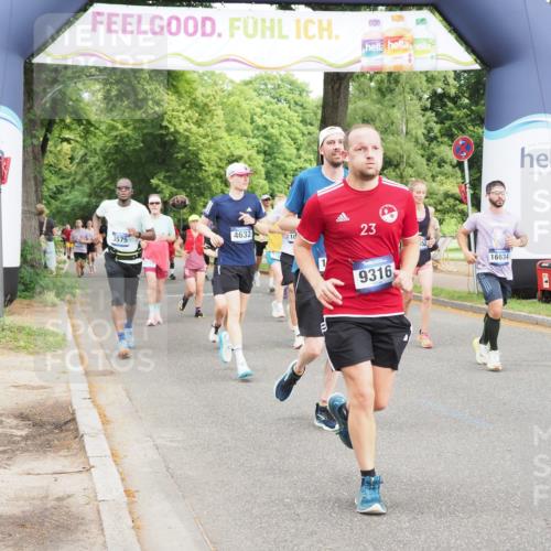 29.06.2025 - hella hamburg halbmarathon MichiJ http://msf.ph/oto/8369329 29.06.2025 10:44:24 Zwischen KM18-KM19 2652, 2656, 3575, 4632, 5134, 5391, 6892, 7159, 9316, 10788, 11645, 15110, 15220, 16418, 16531, 16634, 16909, 17405, 17848, 18180 meine-sportfotos.de