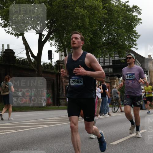 29.06.2025 - hella hamburg halbmarathon Yannick Fuchs http://msf.ph/oto/8369334 29.06.2025 10:53:31 20KM 2348, 2780, 3114, 3279, 3425, 4238, 4796, 4986, 5885, 6087, 6220, 6438, 7031, 7287, 8030, 8326, 8481, 8807, 9985, 10488, 10587, 10896, 11018, 11114, 11158, 11159, 11250, 11757, 11935, 11938, 12206, 12261, 12564, 12736, 12779, 12862, 13583, 13706, 13761, 14567, 14732, 14902, 14928, 14965, 15785, 15914, 16227, 16530, 16754, 16910, 16915, 16980, 17176, 17304, 17503, 17630, 18467, 18485, 18716, 18855, 19015, 19160 meine-sportfotos.de